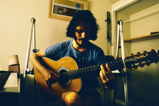 Vasco Martins, em seu estúdio, Mindelo, 1988