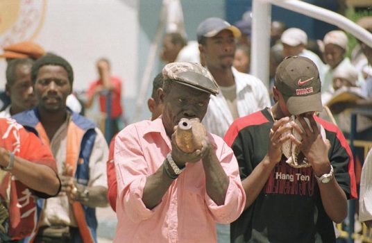 Tambores e Búzios - Encontro de Tabankas da Assomada (2003)